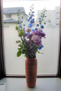 ブルー系でまとめた花
